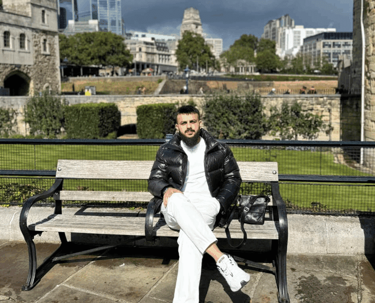 from-freelancer-to-award-winning-founder:-waleed-najam-got-recognized